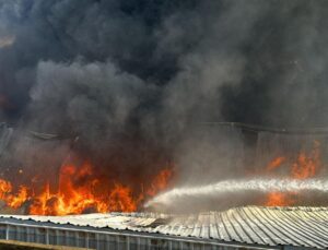 Bursa’da fabrika yangını: Ekipler bölgede!