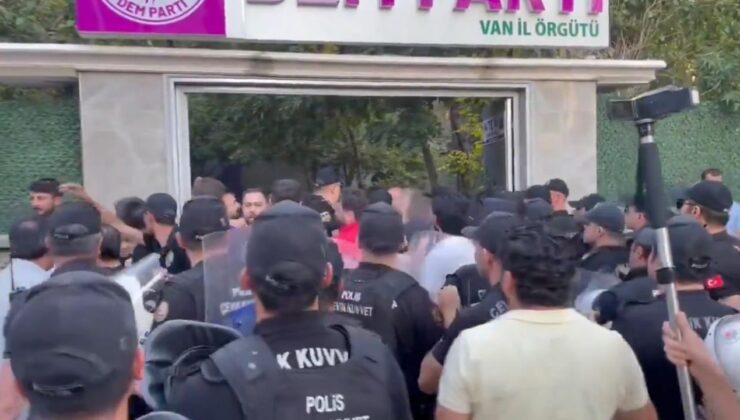 DEM Partililerden izinsiz gösteri: İl başkanı gözaltına alındı