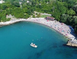 Düzce kıyılarında deniz köpüklenmişti; Valilikten açıklama