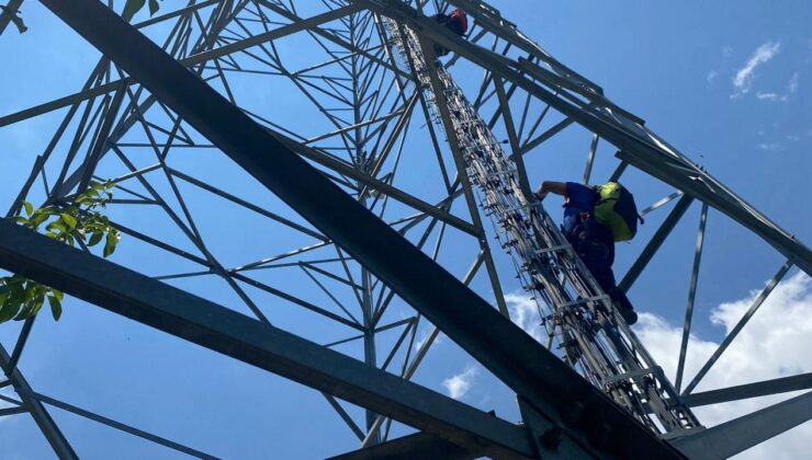 Elektrik direğindeki baz istasyonunu onarırken bayıldı, AFAD ve İtfaiye kurtardı