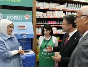 Emine Erdoğan’dan Tarım Kredi markete ziyaret