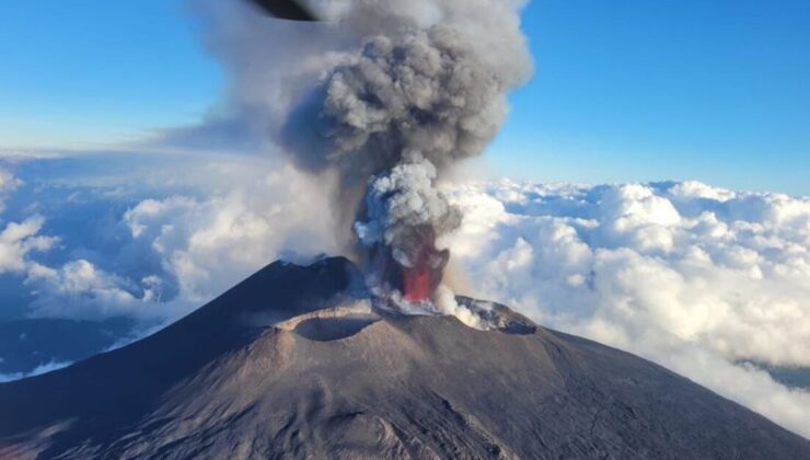 Etna Yanardağı'nda büyük patlama: Volkanik hareketlilik devam ediyor | Dış Haberler