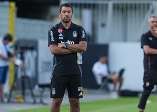 Giovanni van Bronckhorst, ‘Orkun Kökçü iyi bir Beşiktaşlı’