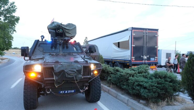 Hareket halindeki tırdan çıktılar! 58 düzensiz göçmen yakalandı