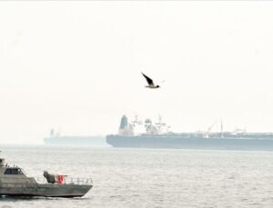İran, Basra Körfezi'nde "akaryakıt kaçakçılığı" gerekçesiyle bir tankere el koyduğunu duyurdu | Dış Haberler