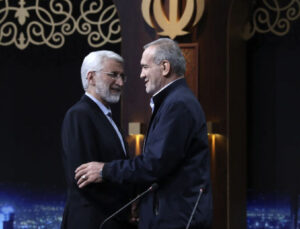 İran'da cumhurbaşkanı seçimlerinin ikinci turu için oy verme süreci başladı | Dış Haberler
