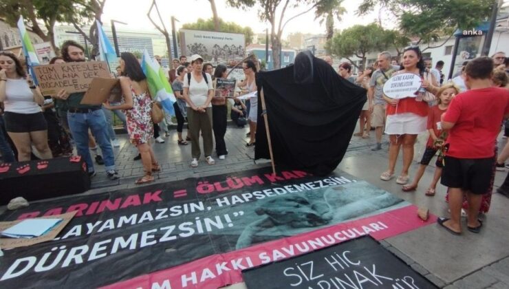 İzmir’de başıboş sokak köpeği düzenlemesine karşı ‘Azrail’li protesto