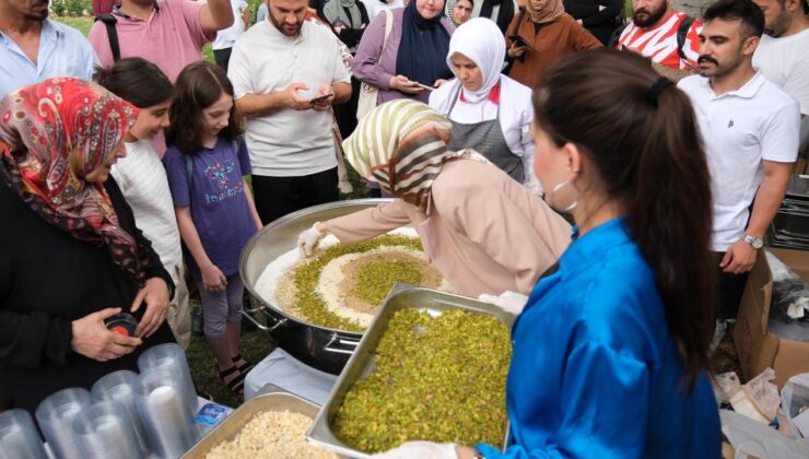 KADEM’den Süleymaniye’de bin kişilik aşure ikramı