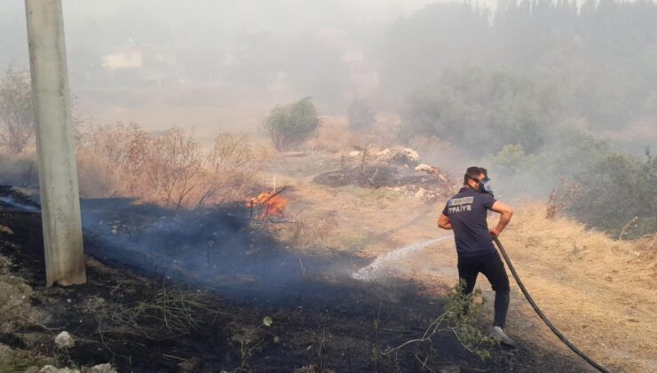 Manisa’nın Soma ilçesinde çıkan orman yangınına müdahale ediliyor