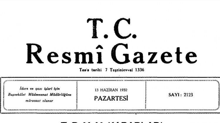 <p>Sokaklarda onlarca insanın canına kasteden başıboş köpekler için 1932’de Resmi Gazete'de yayınlanan karar yeniden gündem oldu.</p><p> </p>