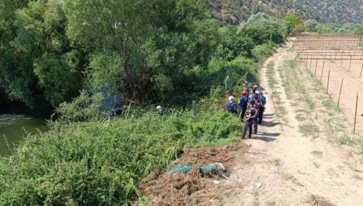 Nehre uçan otomobilden acı haber! 2 kişi hayatını kaybetti