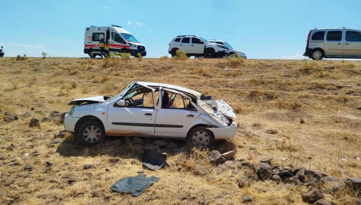 Şanlıurfa’da otomobil şarampole devrildi: 4 kişi yaralandı