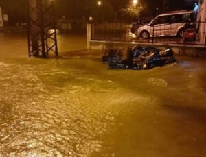 Sinop’ta şiddetli yağış taşkınlara yol açtı