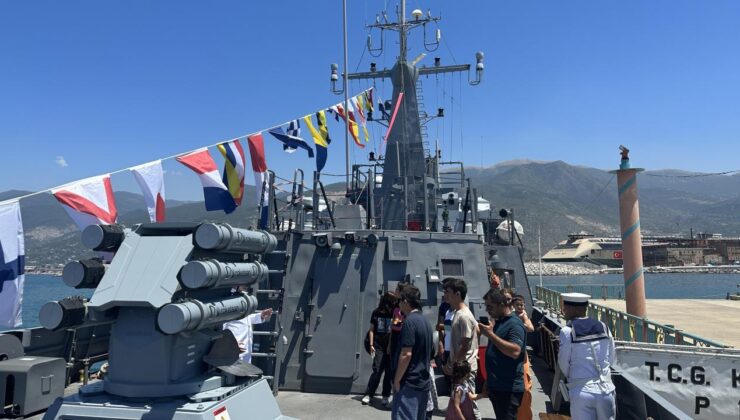 TCG Karataş Gemisi, İskenderun’da ziyarete açıldı