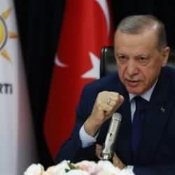 AK Partili belediye başkanından tepki çeken hareket! Erdoğan ‘ahmak’ demişti