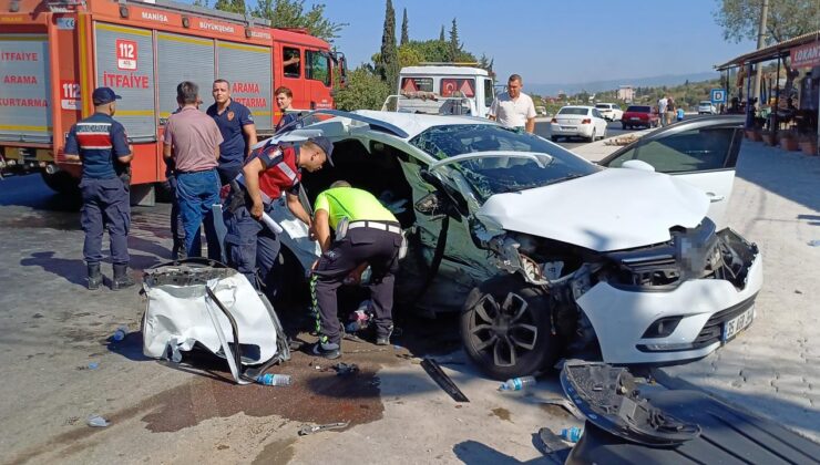 Manisa’da feci kaza: Ölü ve yaralılar var